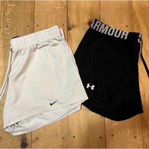 2 pairs of shorts! 🩳⚫️⚪️